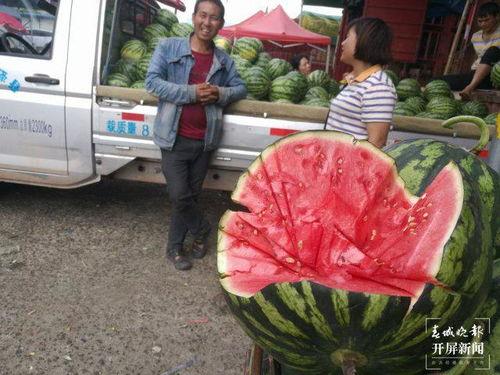 吃瓜群众看热闹出车锅,热闹出车锅背后的故事