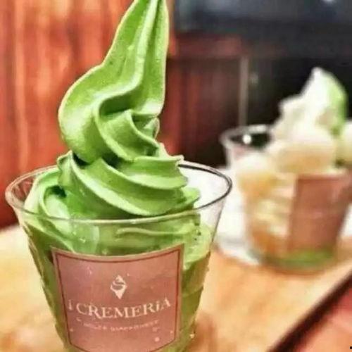 吃瓜群众简单的句子,吃瓜群众视角下的社会百态